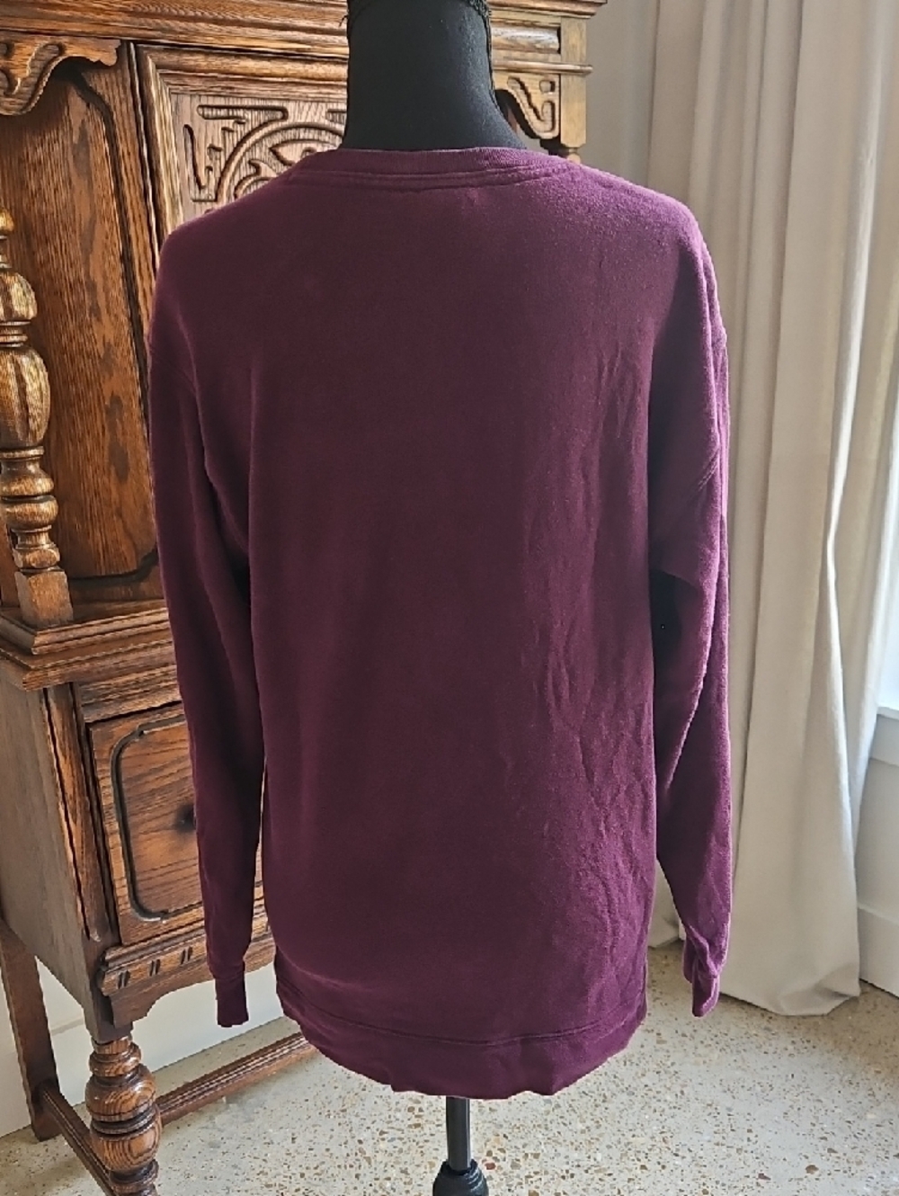 PINK Victoria's Secret Plum Logo Crewneck Sweat Shirt. SizeXS - Picture 2 of 3
